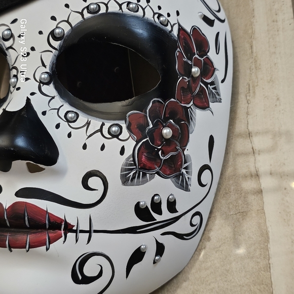 NWT Day of the Dead Mask with Black Hat and Red Rose - Picture 5 of 6